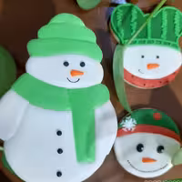 کوکی دکوراتیو رویال آیسینگ طرح آدم برفی تم زمستانه