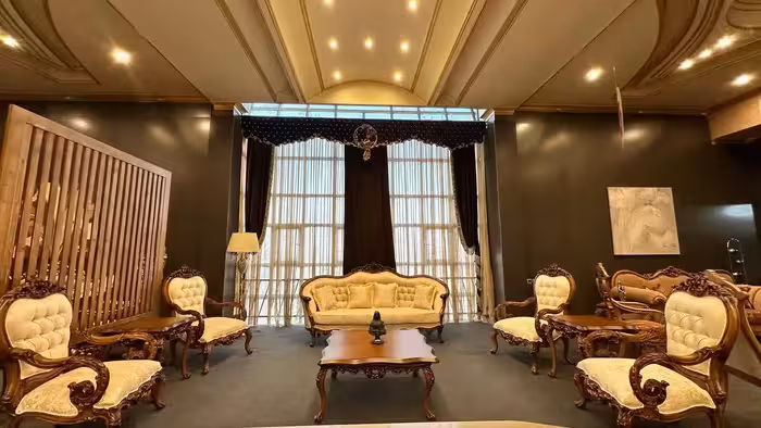 مبل نئوکلاسیک لیون