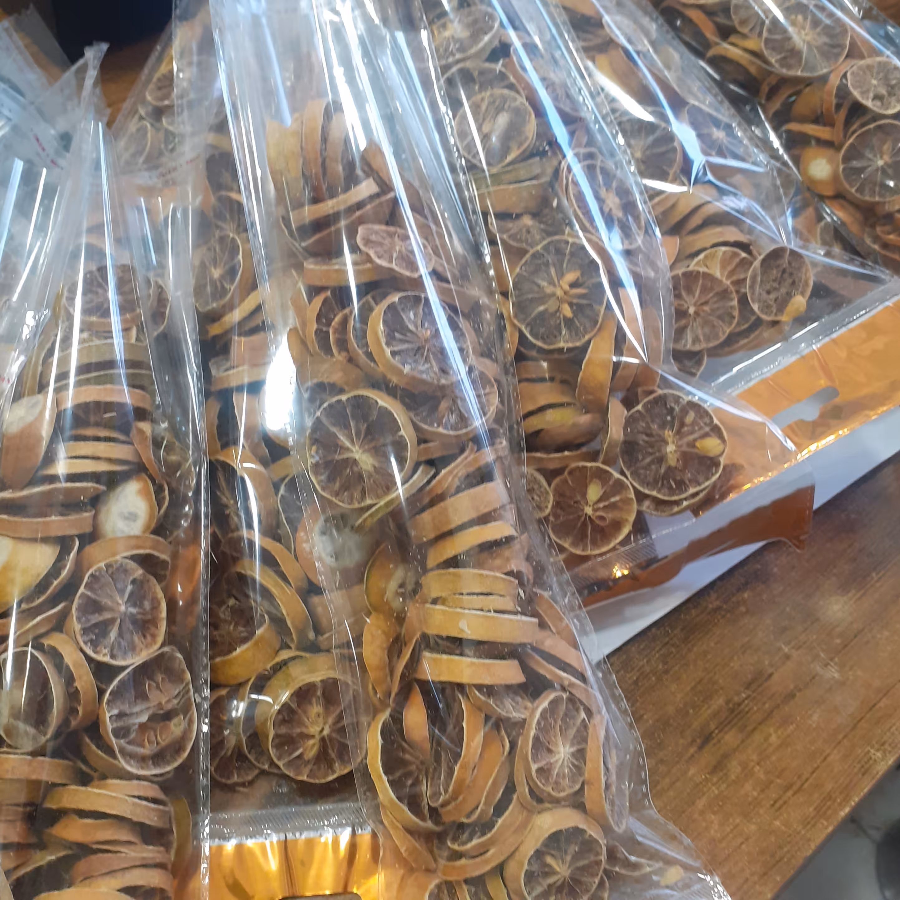 لیمو عمانی برش خرده