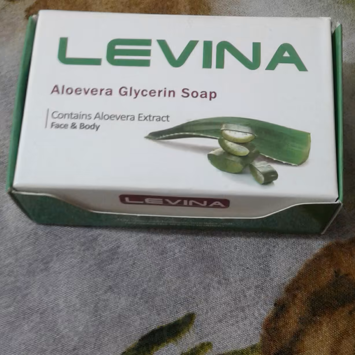 صابون گلیسرینه آلوئه ورا لوینا یک آبرسان ومرطوب کننده طبیعی واز بین برنده آکنه وجوش رفع التهاب پوست وخارش