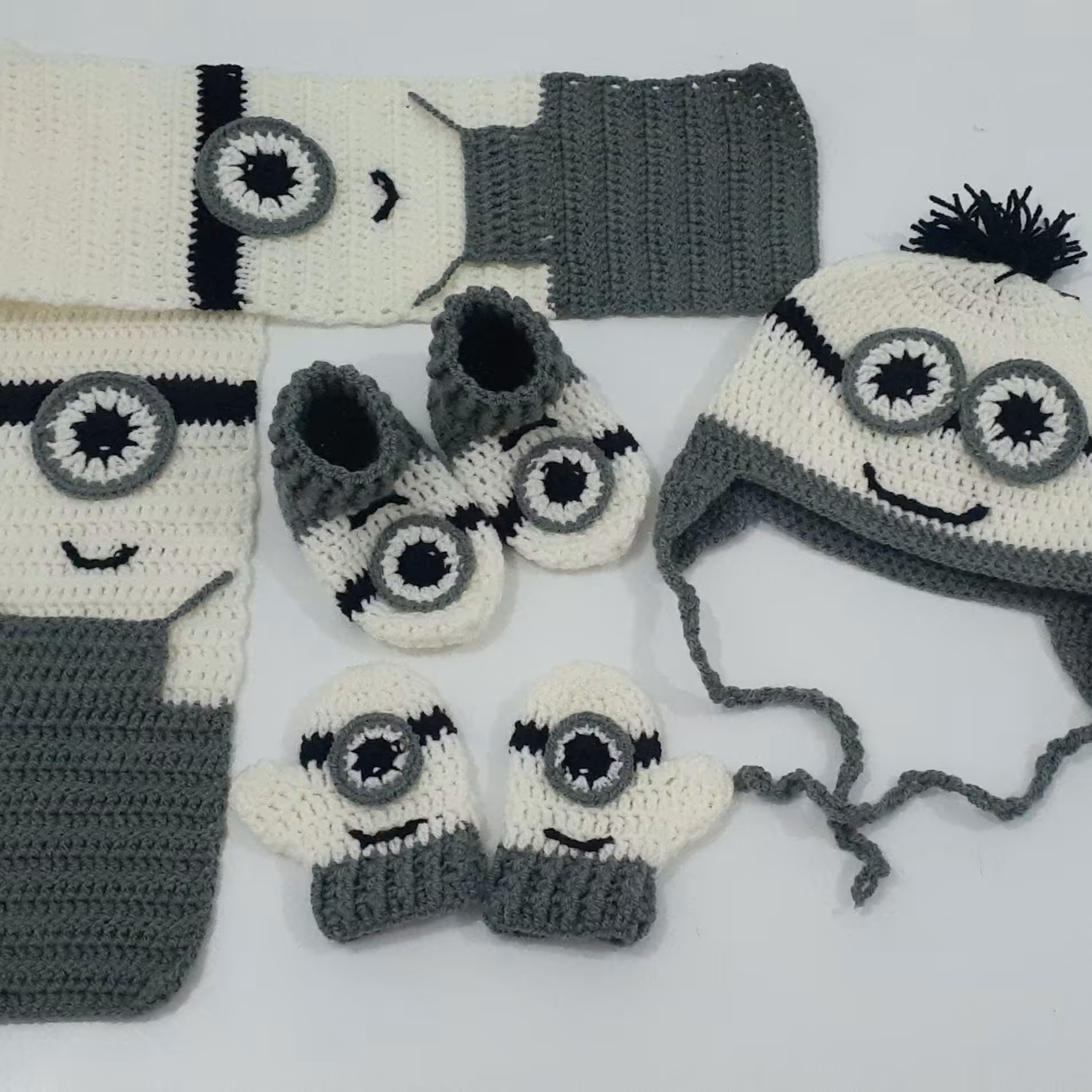 کلاه و شالگردن و دستکش پاپوش  پسرونه مناسب 3 ماه تا 2سال