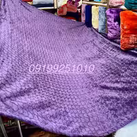 پتوی دونفره نرمینه تک رنگ گلبرجسته ساکدار مدل سروین مسافرتی ژله ای بسیار لطیف رنگ بنفش بادمجانی کد 13