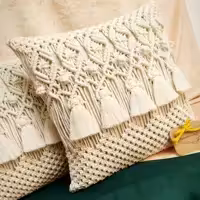 کوسن مکرومه (دوعدد) همراه با بالشتک الیاف داخلی طرح پریناز رنگ شیری سایز40پارچه مخمل مبلی و زیپدار