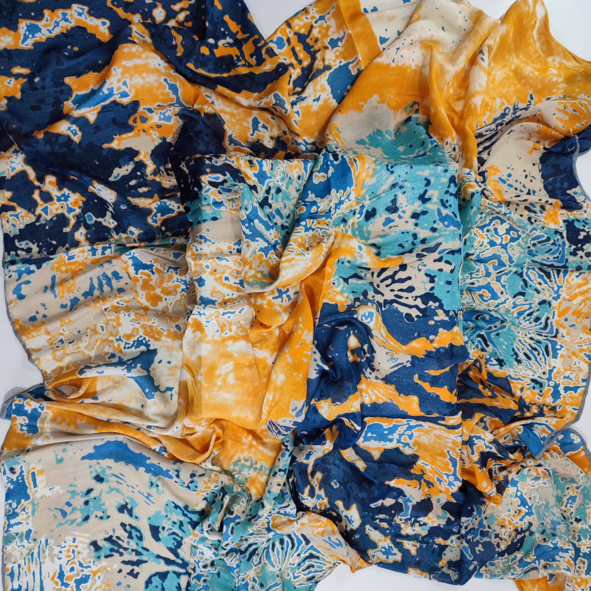 روسری نخی قواره دار بسیار سبک و لطیف   140سانت دور دست دوز بسیار راحت با سر خور عالی    