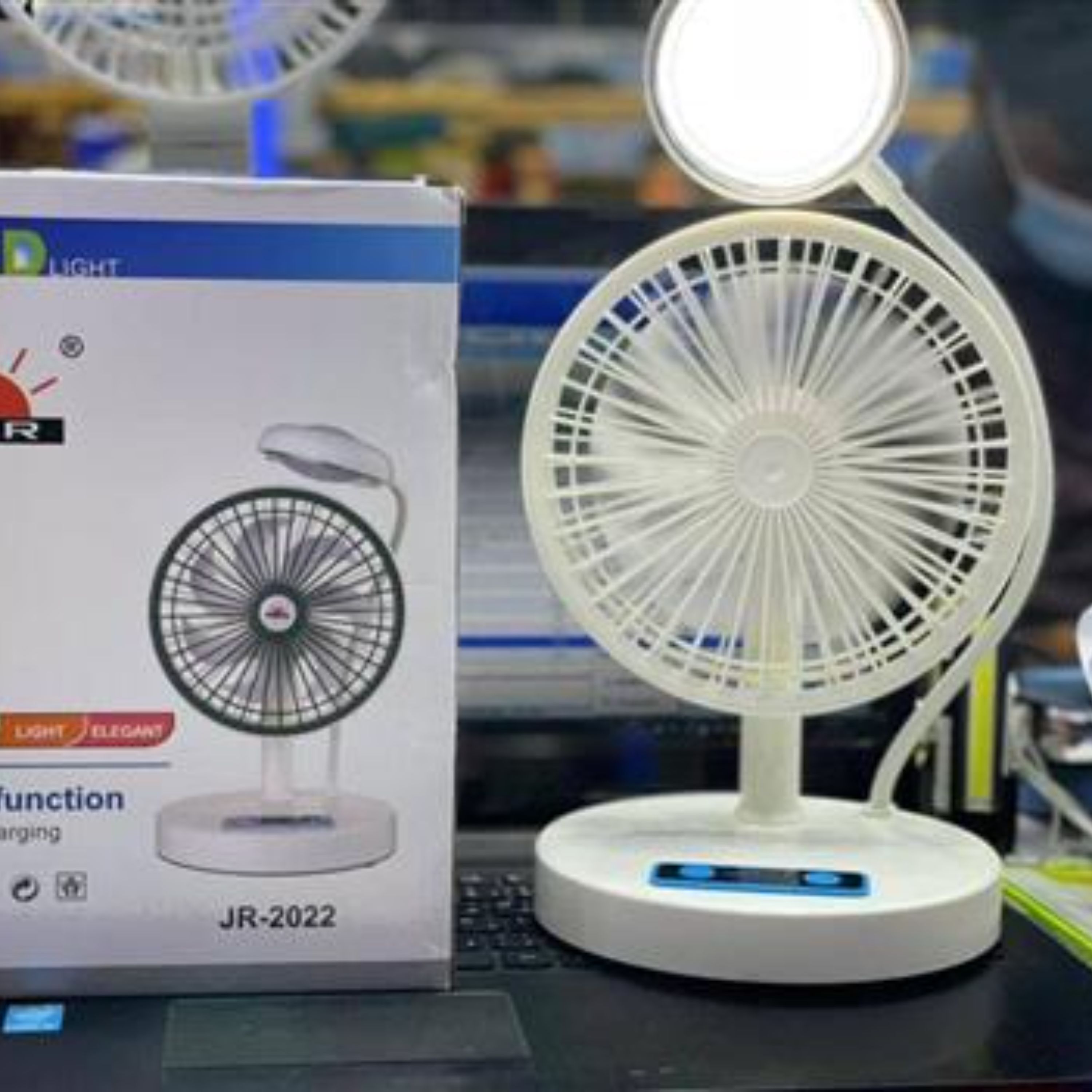 پنکه رومیزی شارژی و برقی با چراغ مطالعه مدل JR-2022 مناسب دانش آموزان و مدرسه