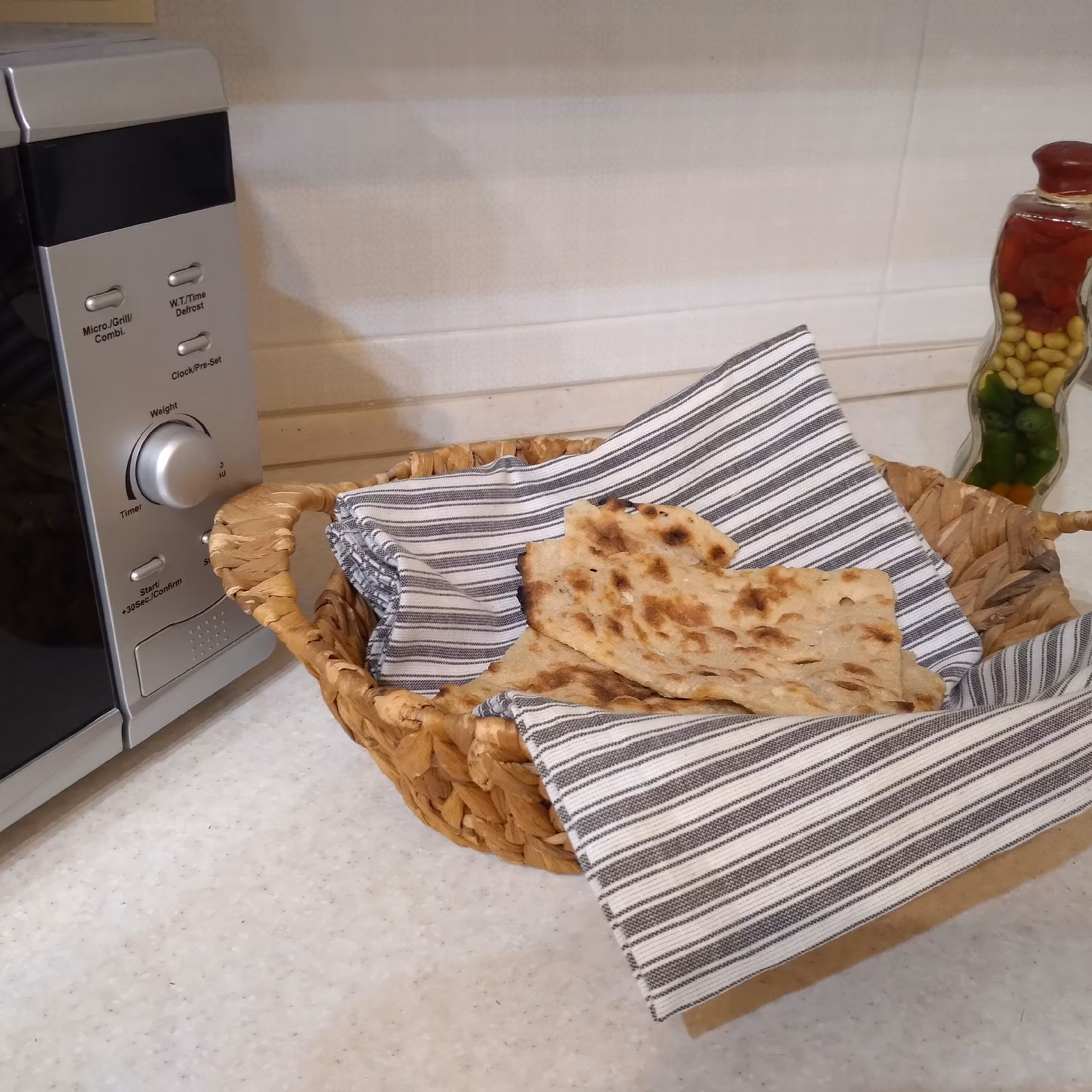 دستمال سبد نان و میوه (70٪ نخ و30٪ پلی استر)