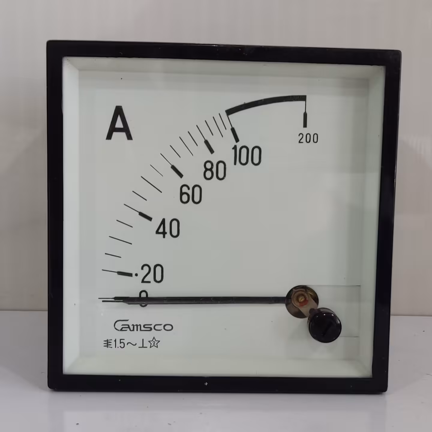 آمپرمتر عقربه ای (آمپرمتر آنالوگ) سایز قاب 96در96 نمایش 90 درجه ای  0تا  100A