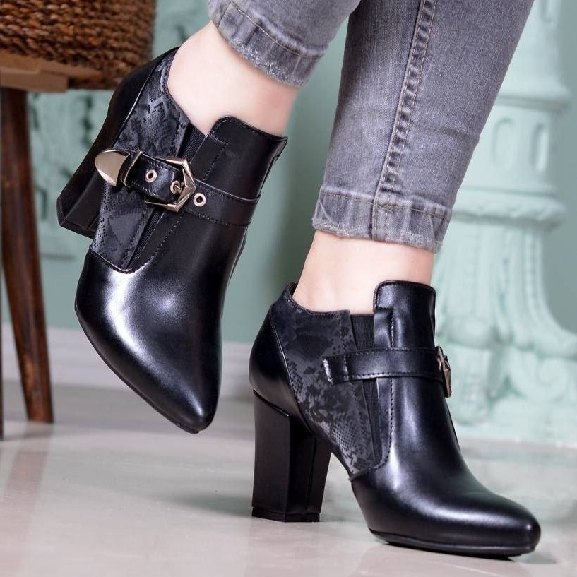 کلاسیک
مدل نگار
پاخوری شیک
چرم بیاله واکس خور
پاشنه 7 سانت
size37 ta 40
کیفیت اصلی
پرفروش