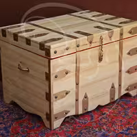 صندوقچه طرح قدیمی  سنتی چوبی بزرگ صندوق  یخدون باکس چوبی جعبه تحویل در باربری مقصد (پس کرایه)