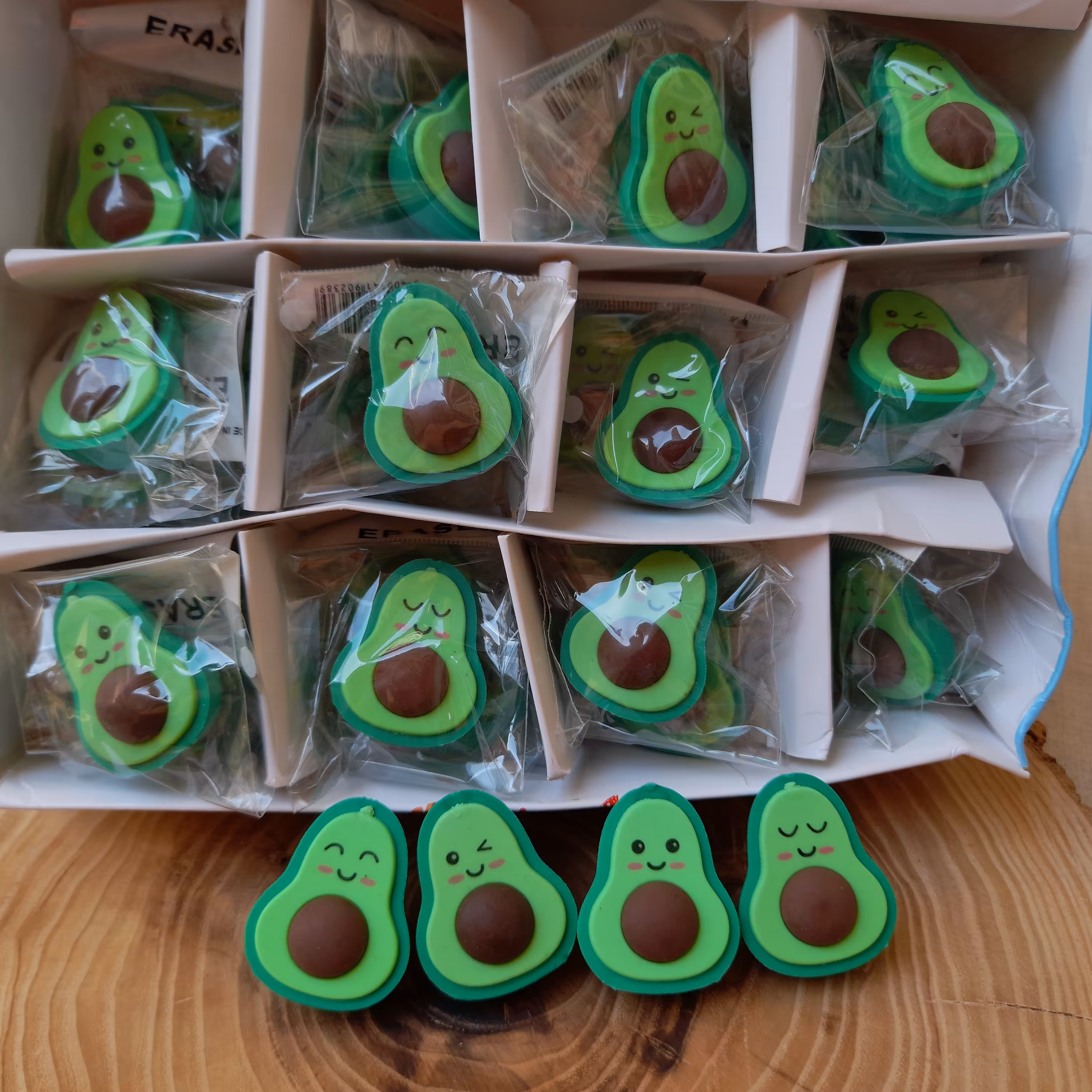 پاکن فانتزی آووکادو بسیار با کیفیت و بامزه در 4 طرح