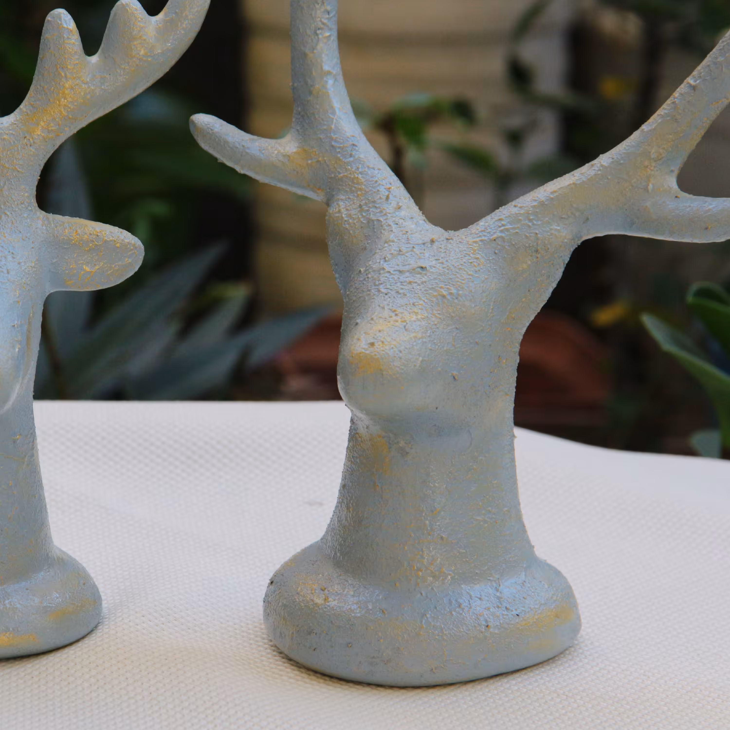 گوزن سفال دکوری  کار شده با تکسچر و رنگ اکرولیک
قابل شستشو
