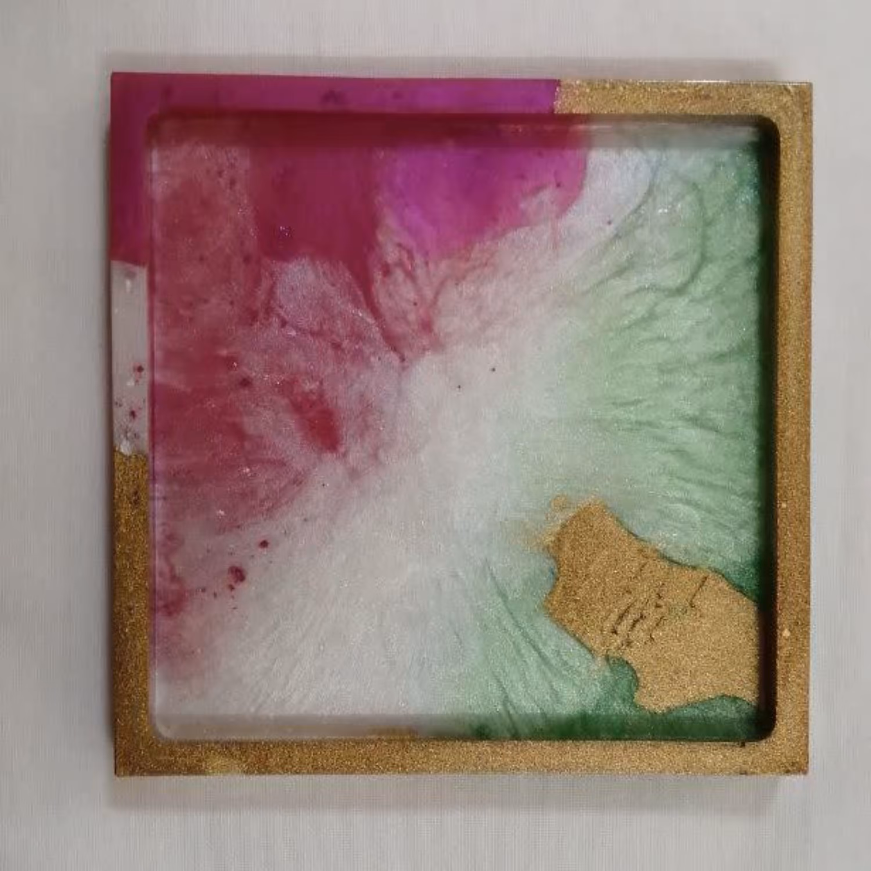 زیر لیوانی یا زیر گلدانی لبه دار