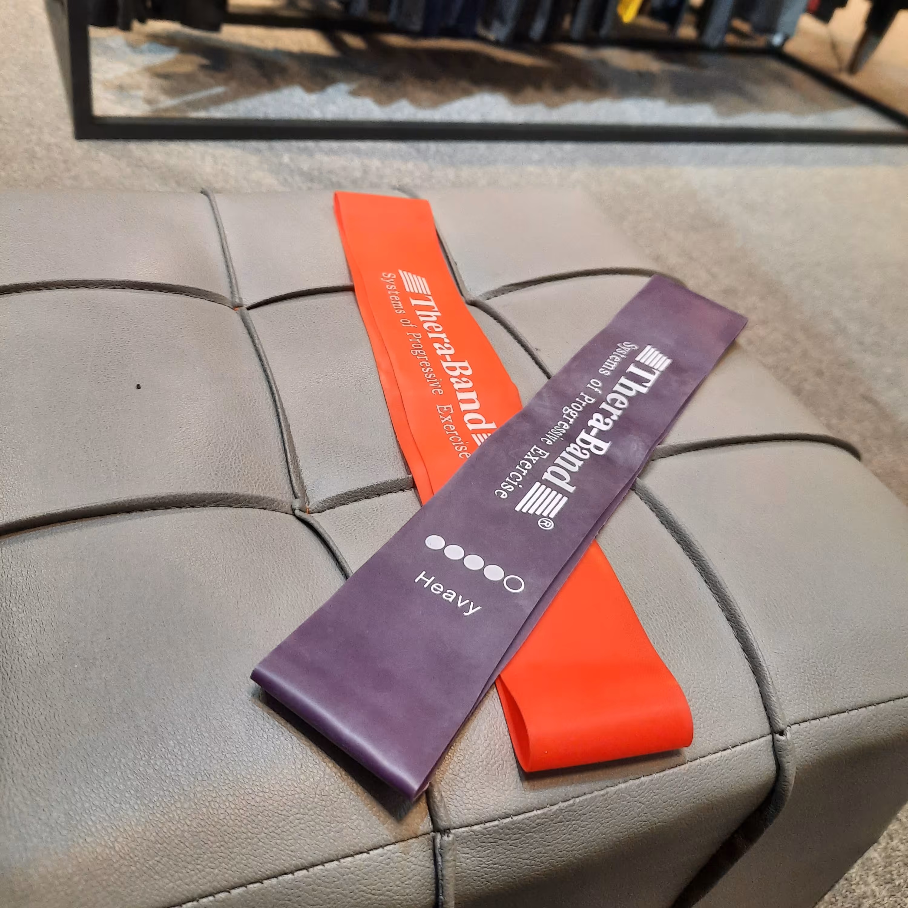 کش بدنسازی  تراباند  قرمز و بنفش لباس ورزشی بدنسازی کاراکو       