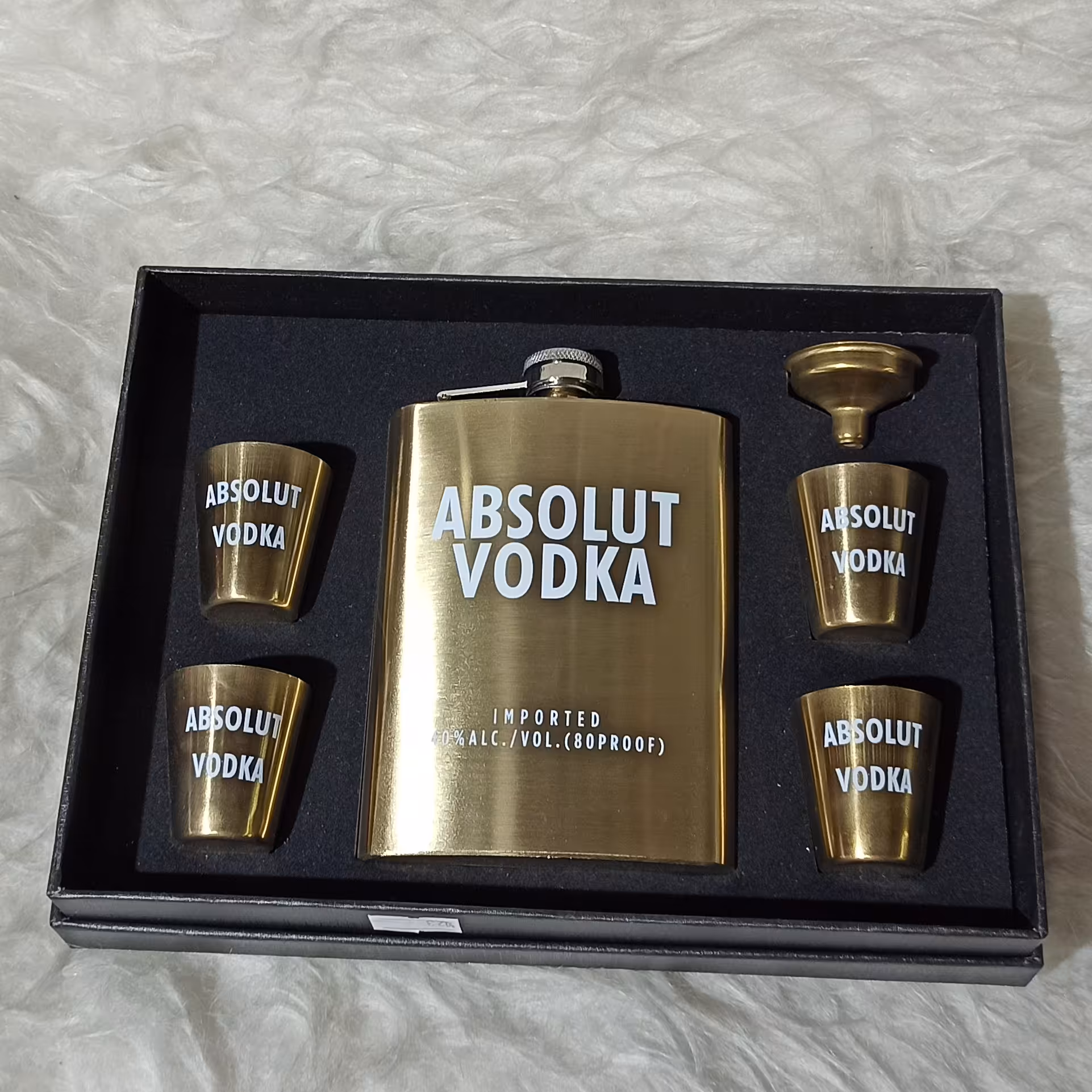 ست بطری کادویی با جعبه کادویی طلایی رنگ