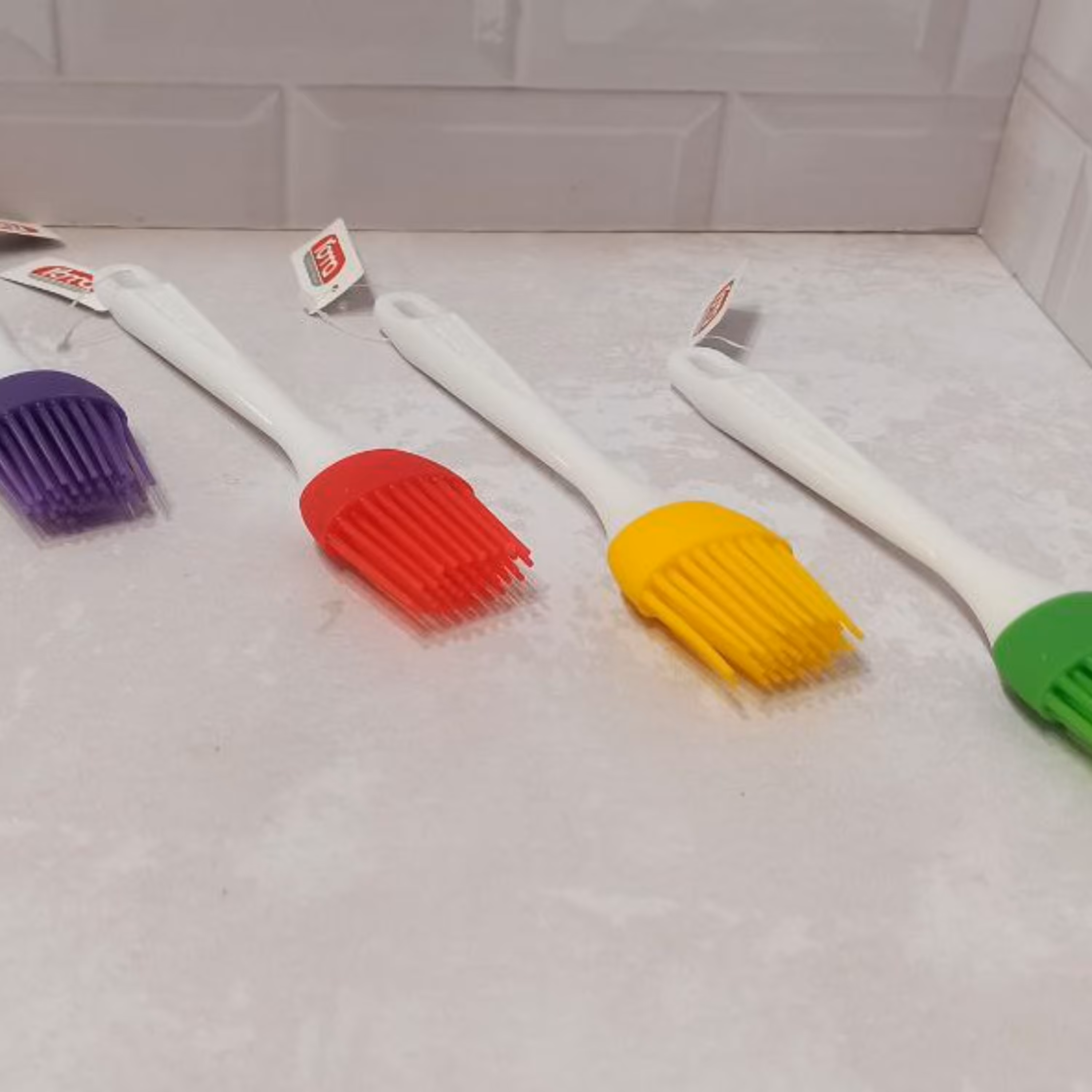 فرچه روغن سیلیکونی دسته پلاستیکی رنگی در 4 رنگ