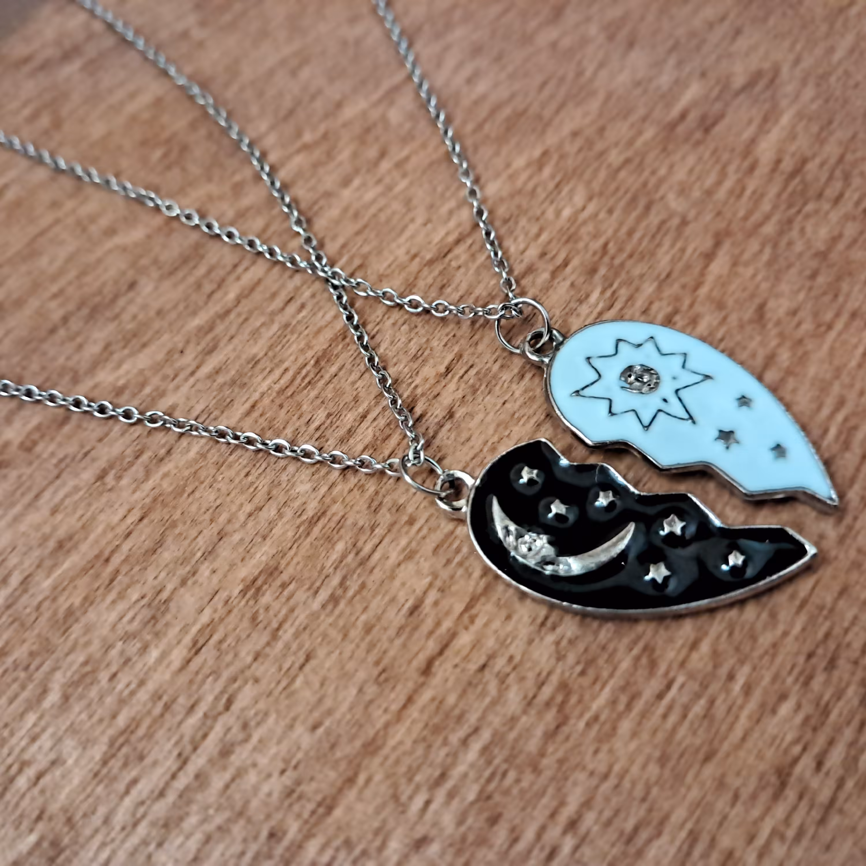 گردنبند ست دوستی مدل سیاه و سفید 