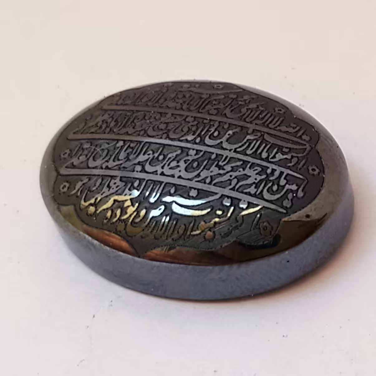  نگین حدید صینی  مشکی براق با آیت الکرسی