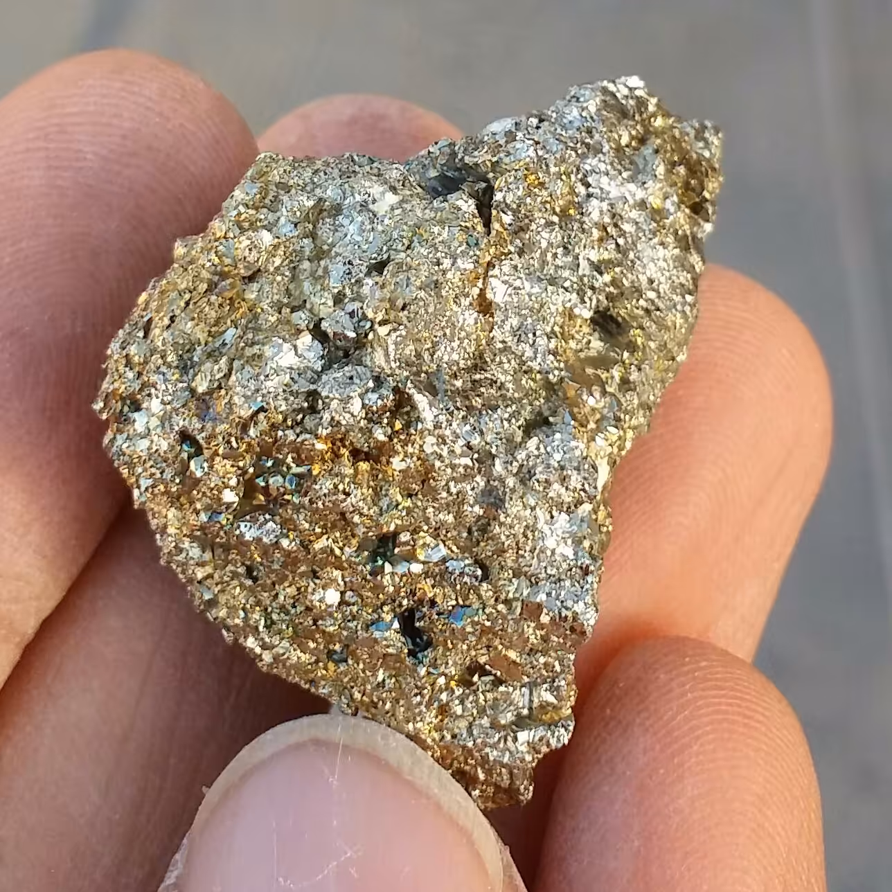 سنگ راف پیریت طلایی ملقب به سنگ طلا همرشدی با بورنیت  100 در 100 طبیعی شاهکار خلقت
بی نظیر
کد 10896