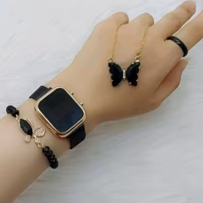 مجموعه ساعت.گردنبند.دستبند.حلقه رنگ مشکی طلایی
