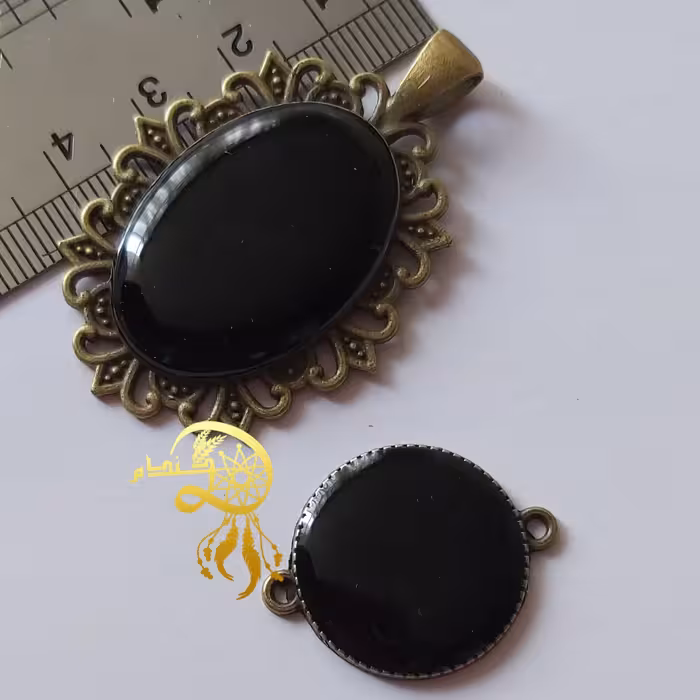 ست پلاک گردنبندی ودستبندی رزینی مشکی مدل‌ بیضی