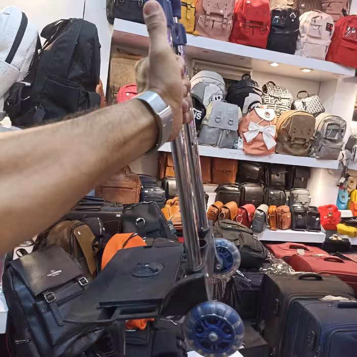 چرخ کوله چرخ کیف پایه کوله  کیف چرخ کیف ژله ای چرخ کوله ژله ای کیف کوله کوله پشتی کوله چرخ کوله اربعین