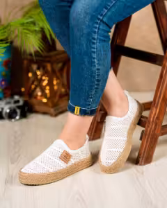 کفش بافتی زنانه