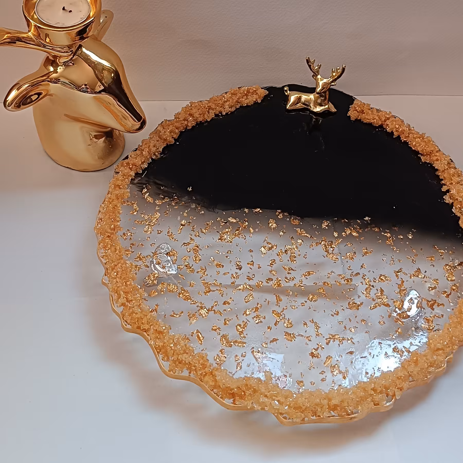 سینی سرو رزین  طرح گوزن     مشکی طلایی