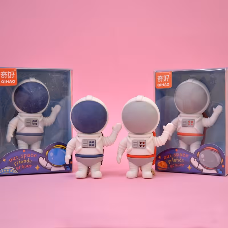 پاکن فانتزی فضانورد بزرگ و سنگین مارک qihao طول 10 سانت مناسب هدیه و کلکسیون