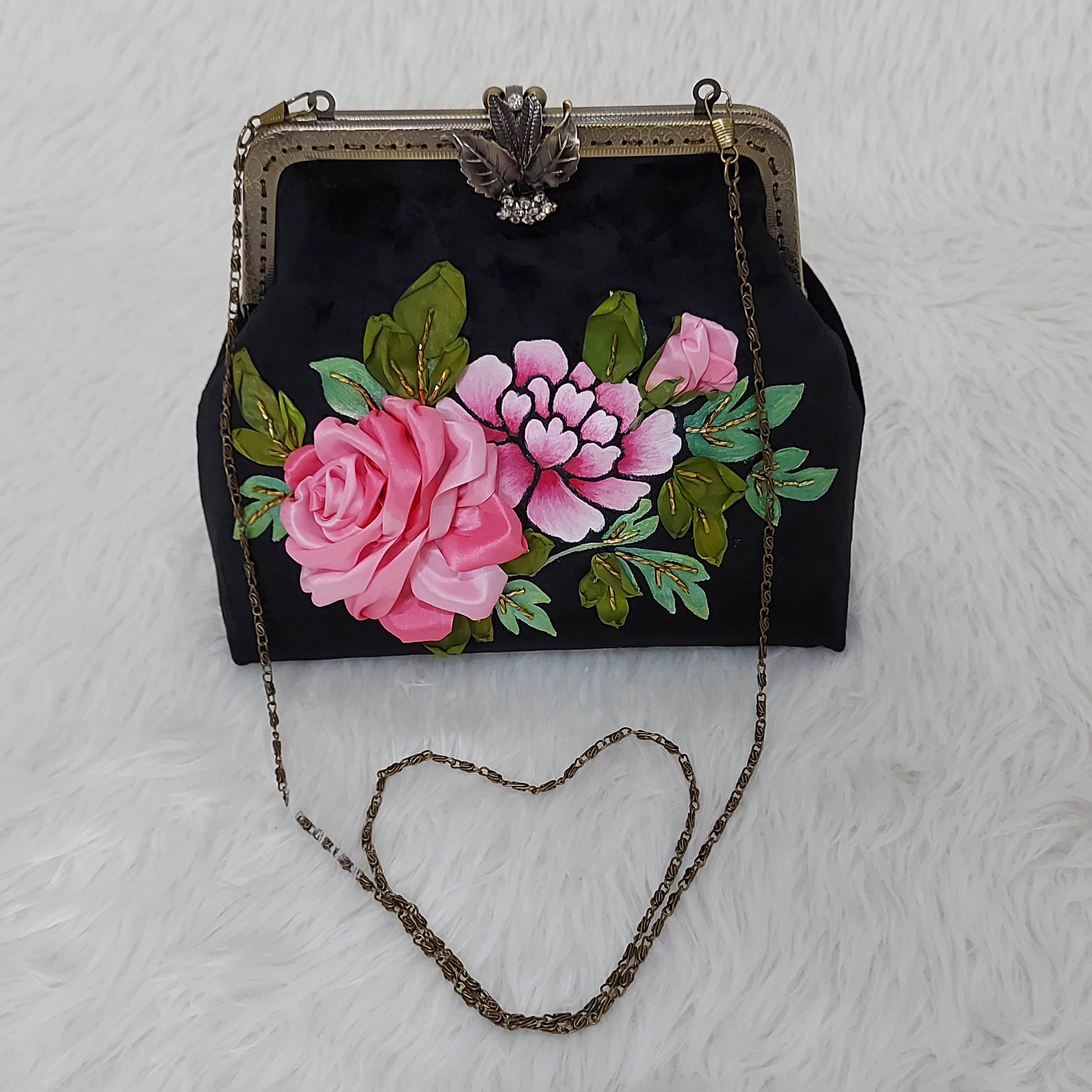 کیف زنانه مجلسی روباندوزی