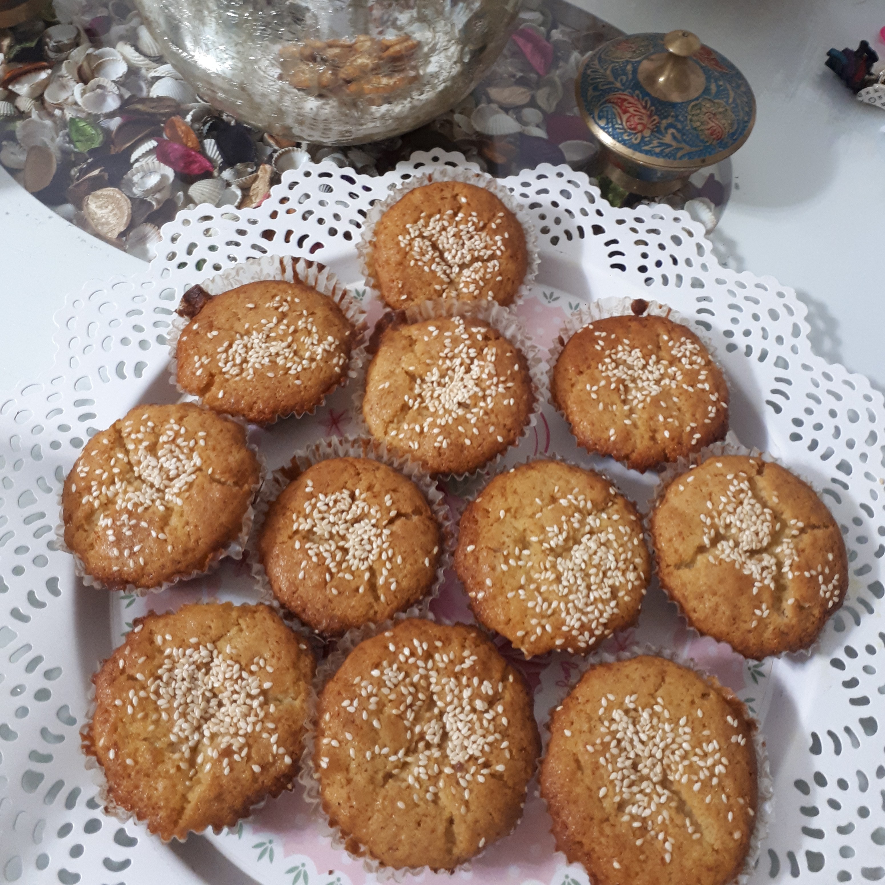 کیک یزدی خانگی زیبا پز (ارسال با پیک هزینه به صورت پس کرایه می باشد )