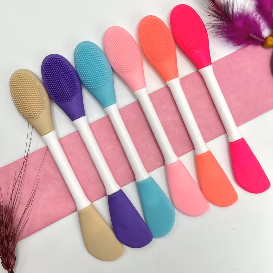 براش ماسک و فیس براش دوطرفه
رنگبندی زیبا

دارای دو سر سیلیکونی 