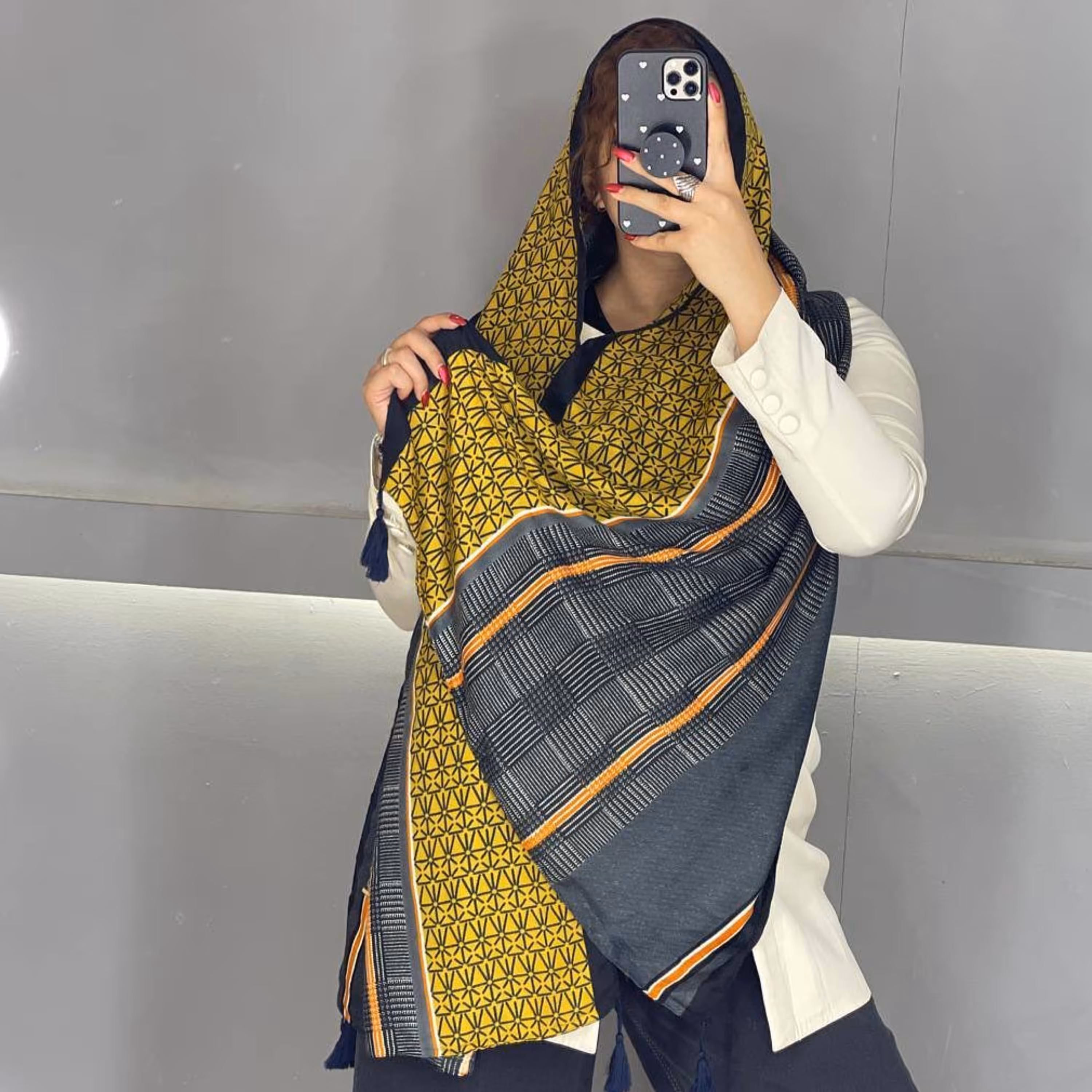 شال طرح دار نخ نیلا