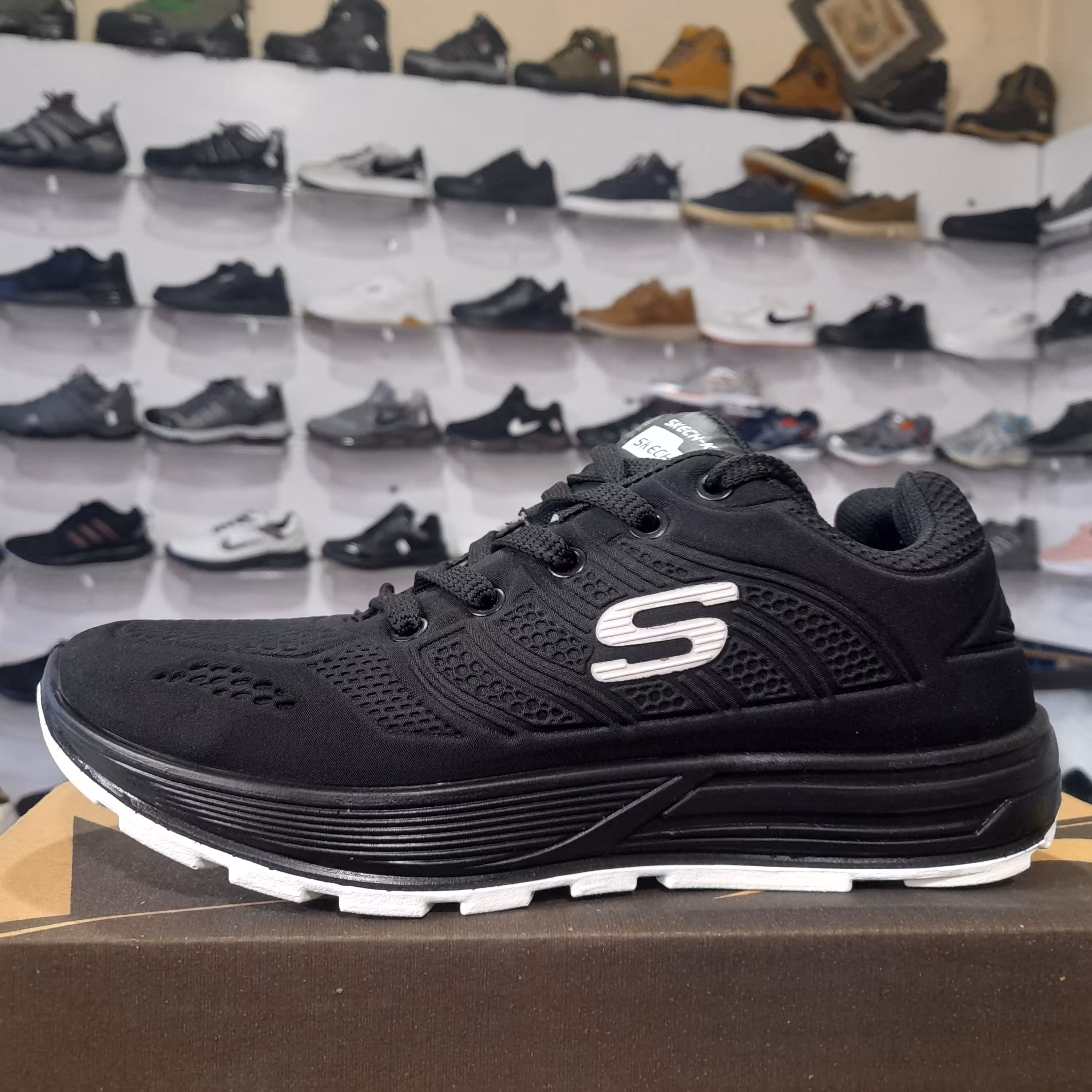 اسپرت اسکیچرز ضد آب