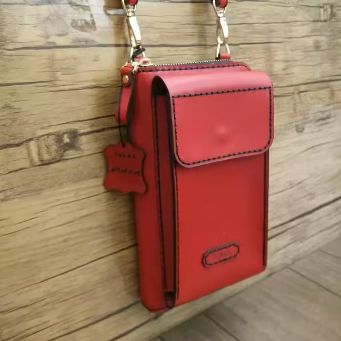 کیف موبایل و پول دوشی دستی اسپرت چرم گاوی دستدوز قرمز برند ایزاکو مدل i-212