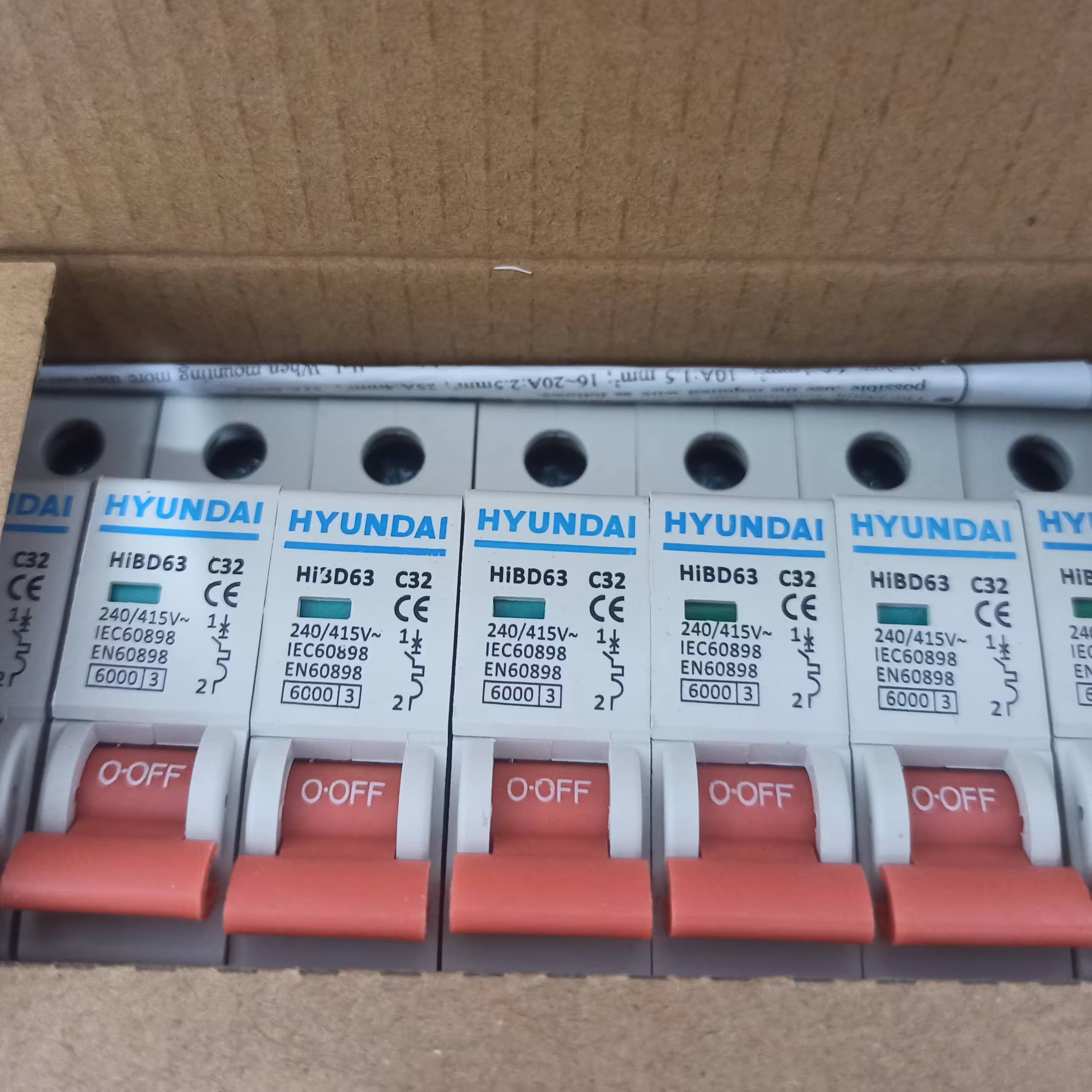 فیوز مینیاتوری هیوندای 32آمپر