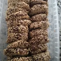 خرما کنجدی همراه با روغن کنجد