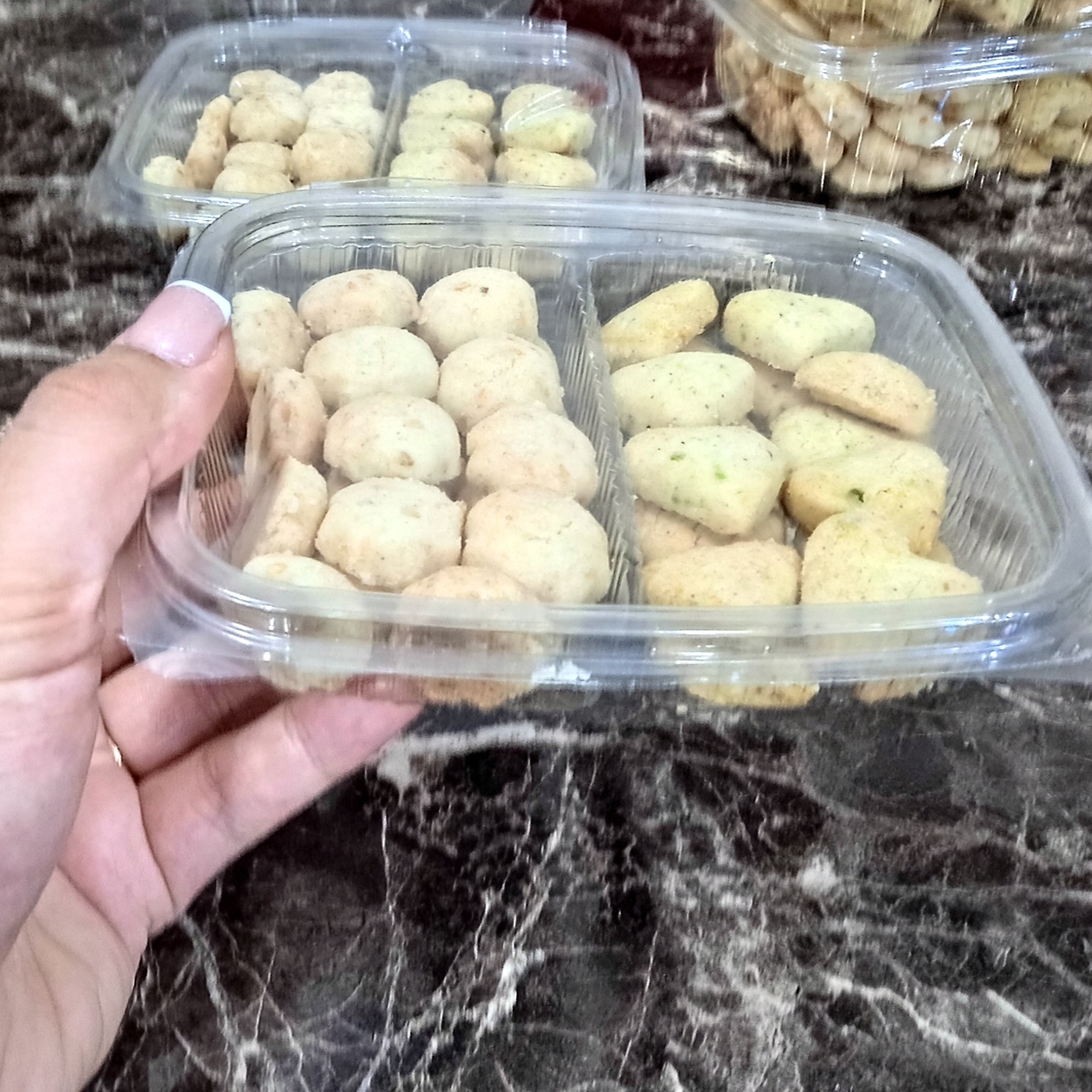 شیرینی خانگی مغزیجات
