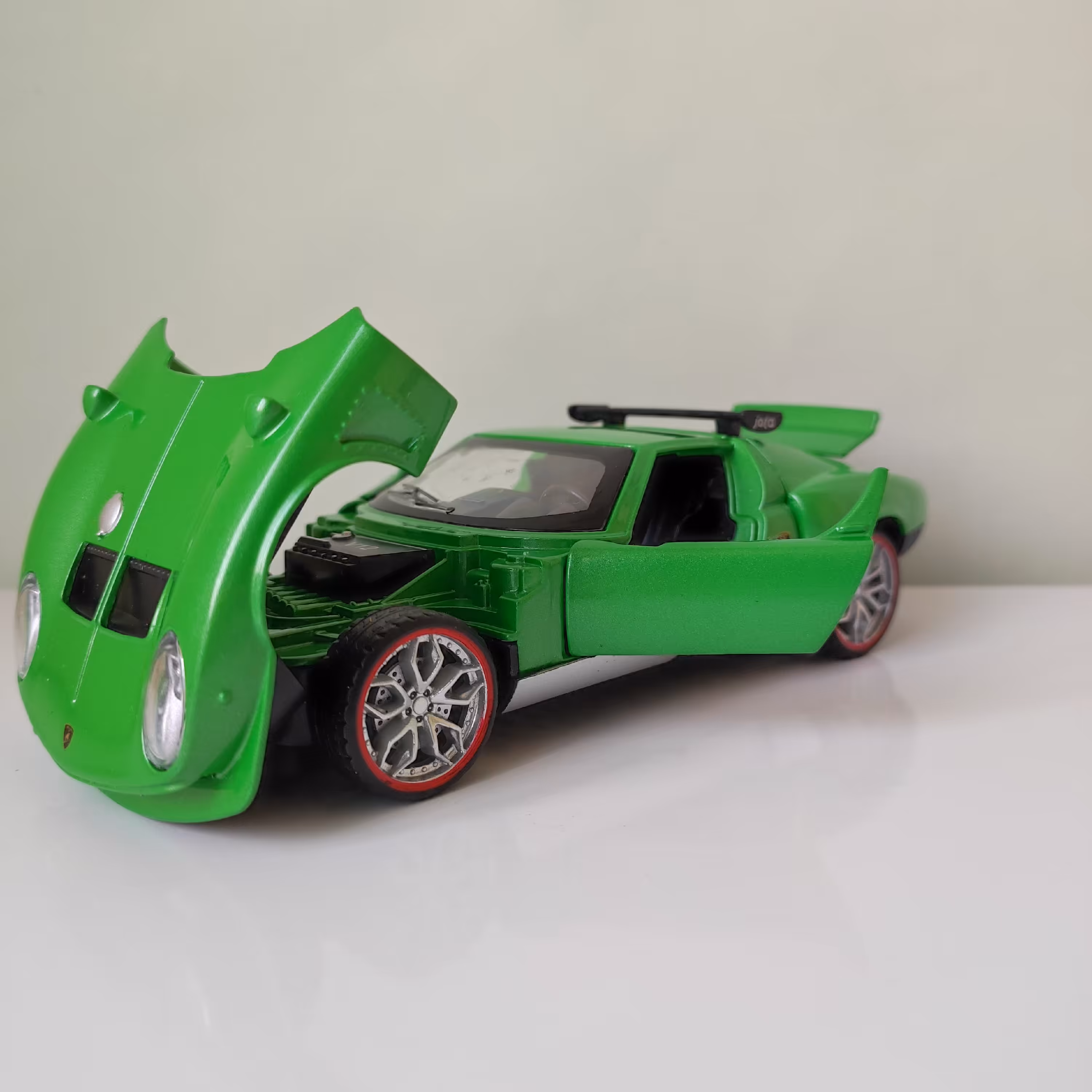 ماکت ماشین فلزی لامبورگینی میورا پونزده سانتی چراغدار موزیکال چه ژی  سبز 