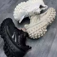 کتانی خاص و جذاب بالنسیاگا دیفندر فول پک با بالاترین کیفیت