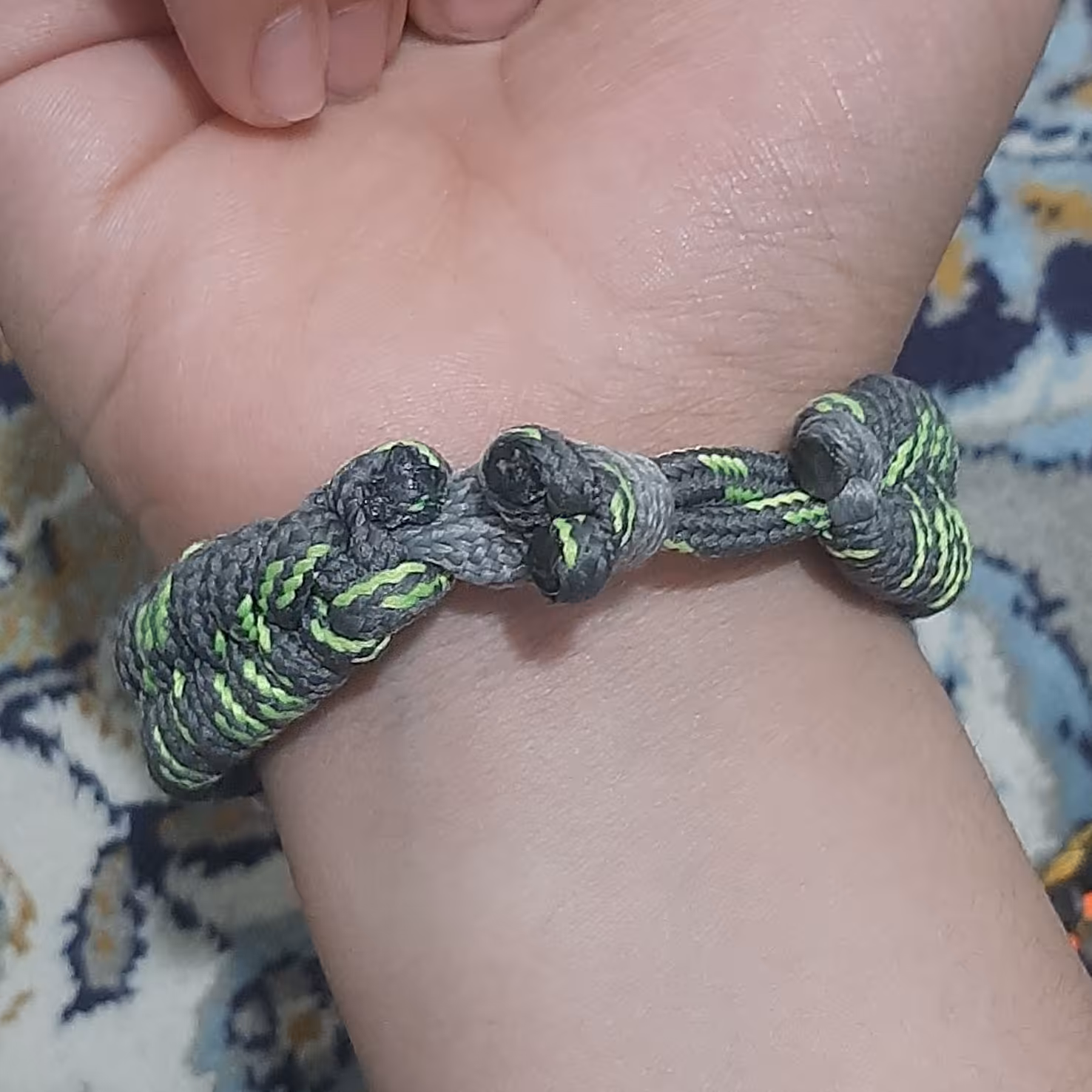 دستبند پاراکورد مدل زیر   و رو  دستباف