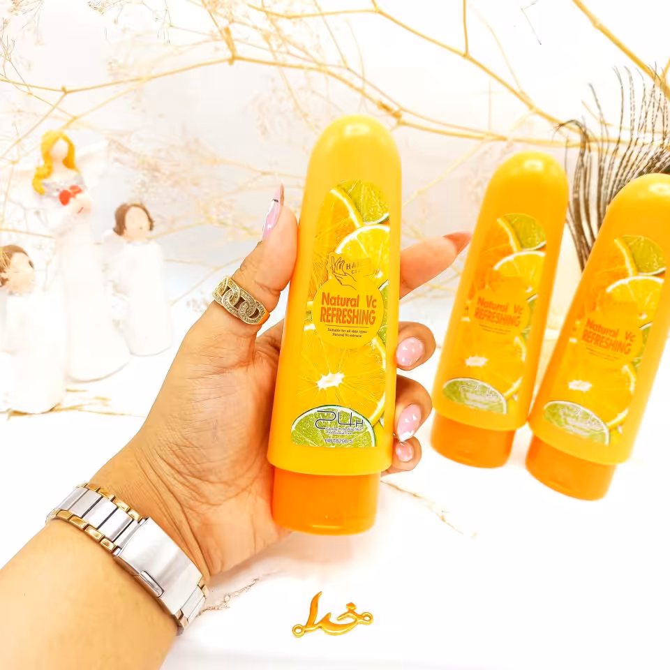 کرم دست مغذی و مرطوب کننده عمیق رایحه ویتامین سی،توت فرنگی،کاکائو 120g    