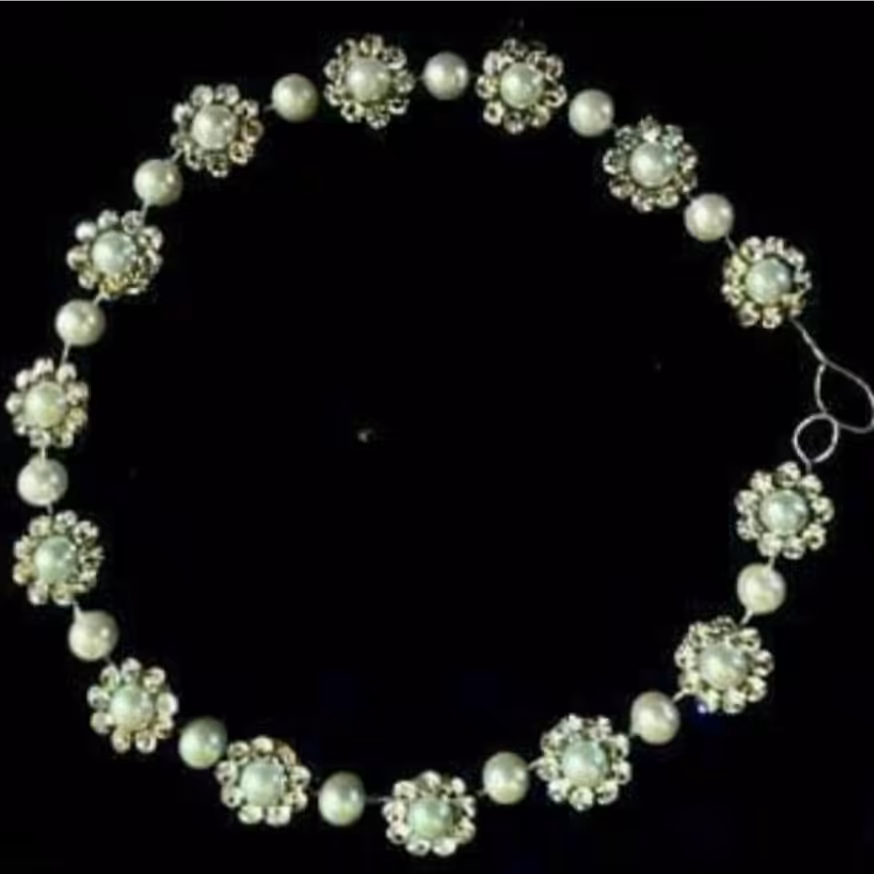 ریسه نگین‌دار