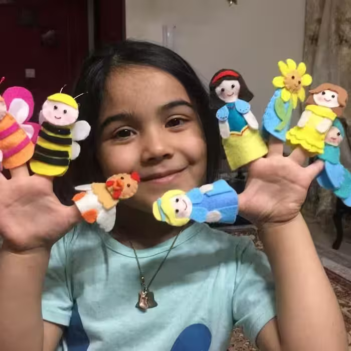 عروسک های انگشتی
یه سرگرمی شاد و دوست داشتنی بچه عروسک بازی یا اجرای نمایش هست. 
این عروسک های انگشتی میتونه لذتش رو چند
