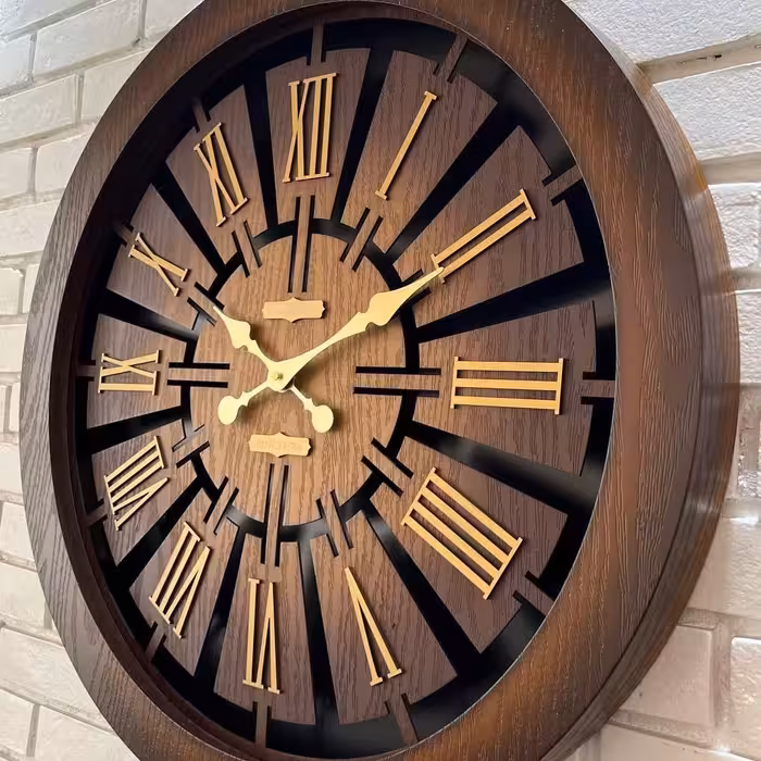 ساعت دیواری چوبی خاص (اعداد برجسته)