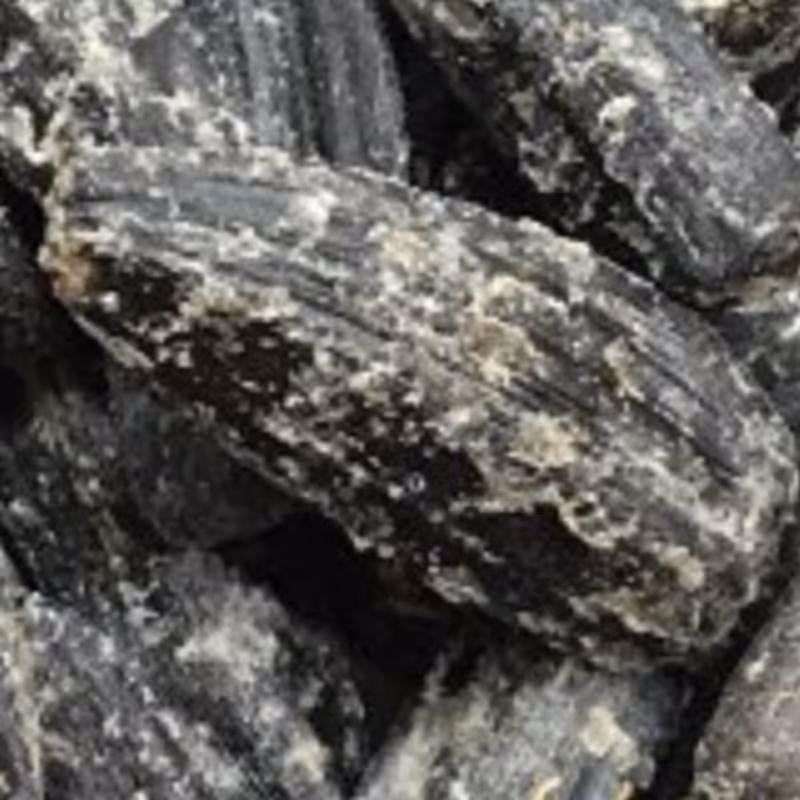 تخمه افتابگردان مشکی نمکی 1000گرم