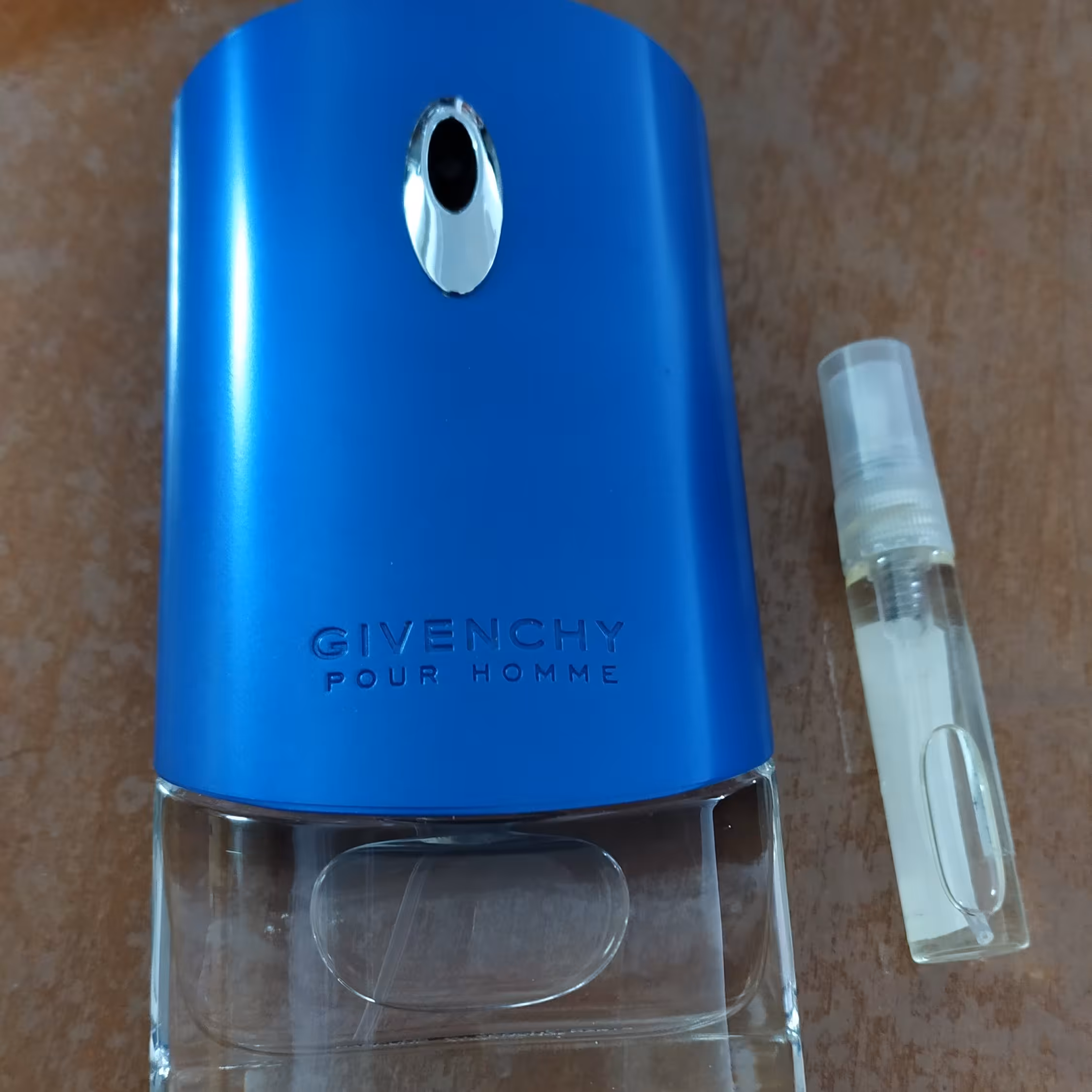  دکانت 10 میلی عطر ادکلن جیونچی بلو لیبل  مردانه Givenchy Blue Lable عطری خنک و تند، مردانه و خاص، با رایحه ای آرام بخش