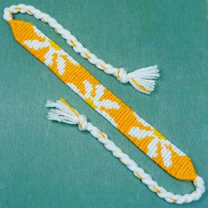 دستبند دوستی طرح گل های بهاری کد 42