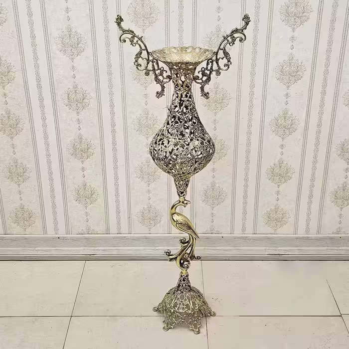 گلدان کنار سالنی برنزی مدل پایه درنا نیلوفری کد 1715 ( گلدان کنارسالنی برنجی)