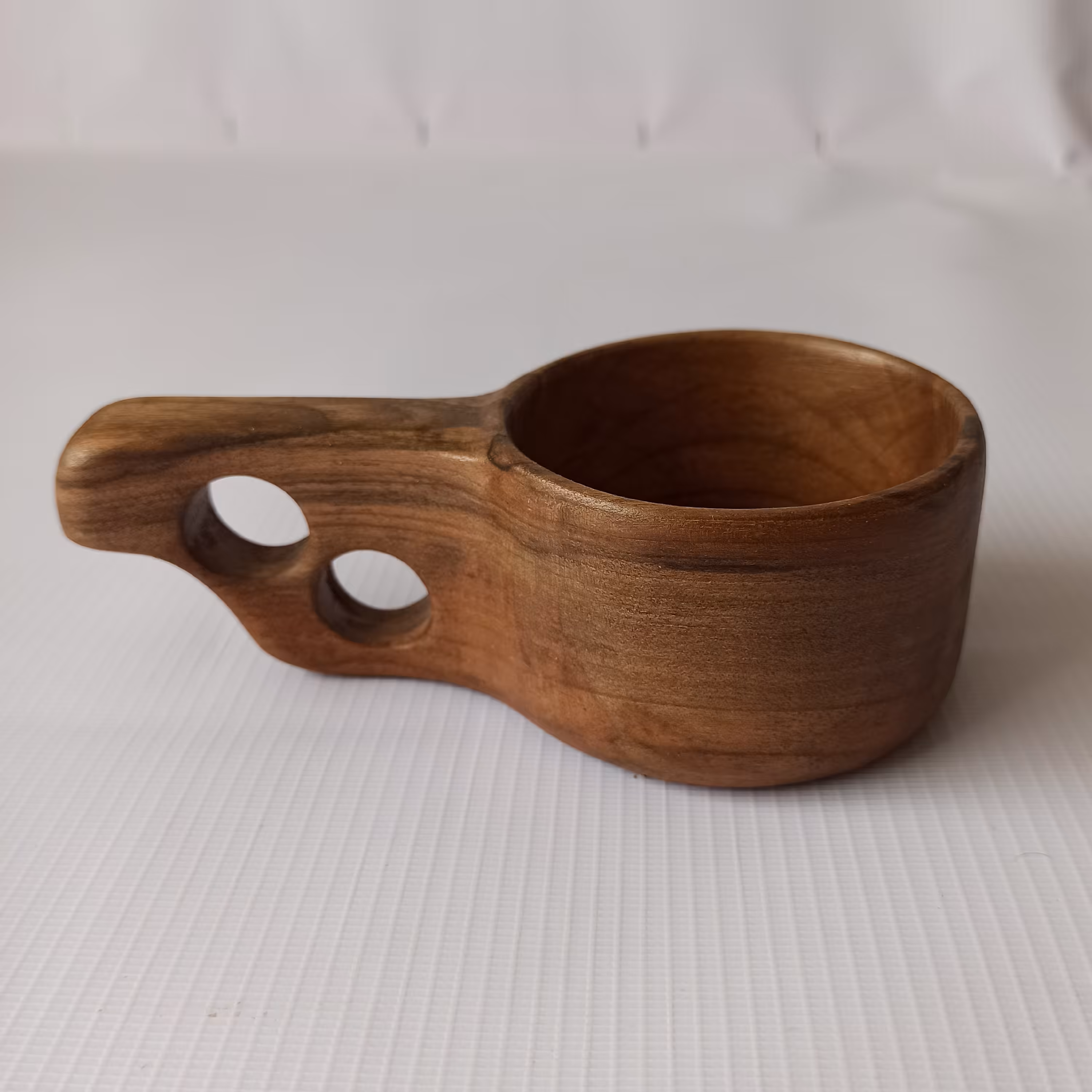 کوکسا چوبی با چوب گردو و پوشش آب گریز