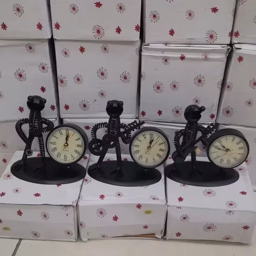 ساعت رومیزی آدمکی